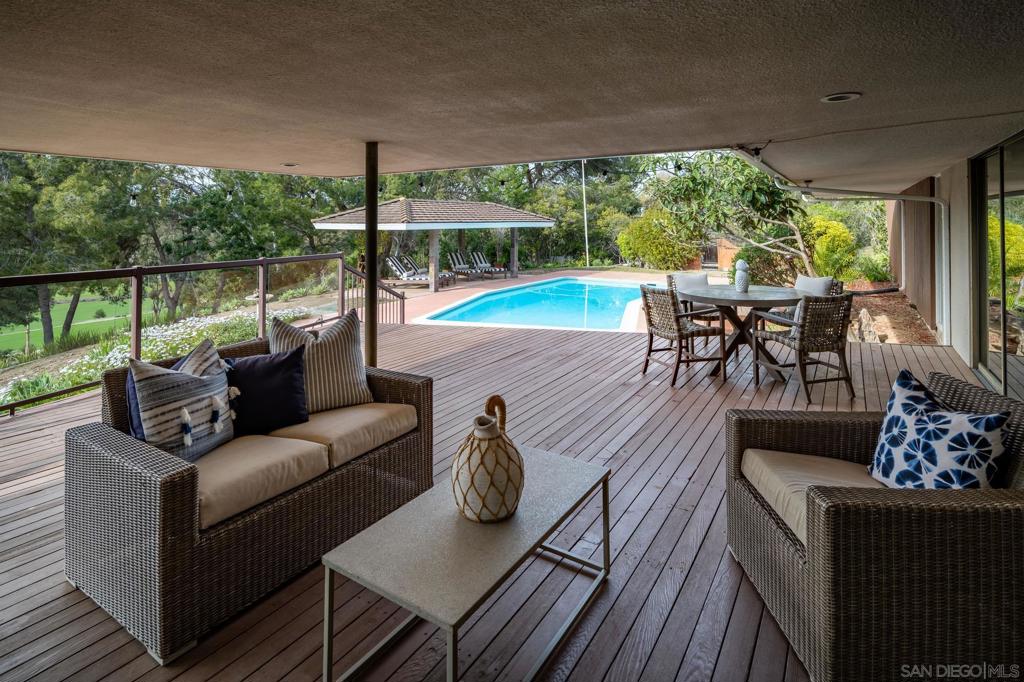 5309 La Granada