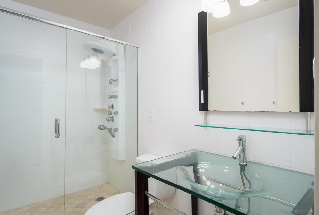 5309 La Granada