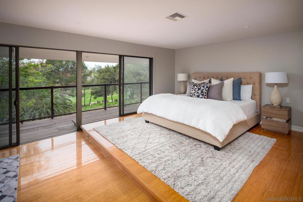 5309 La Granada