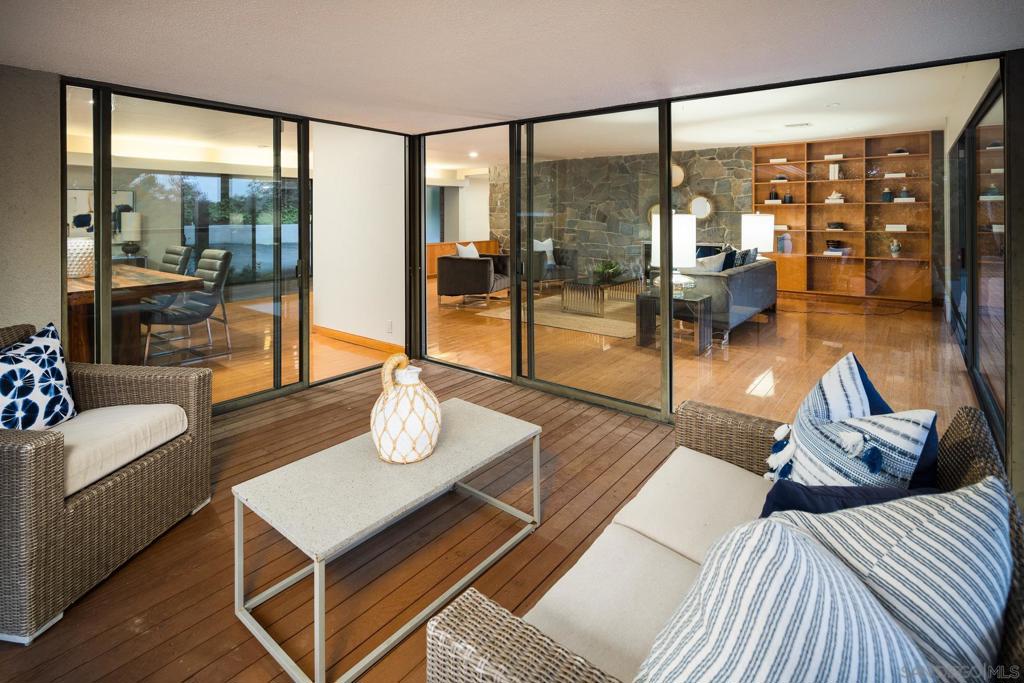 5309 La Granada