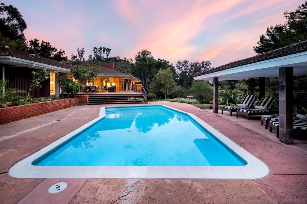5309 La Granada