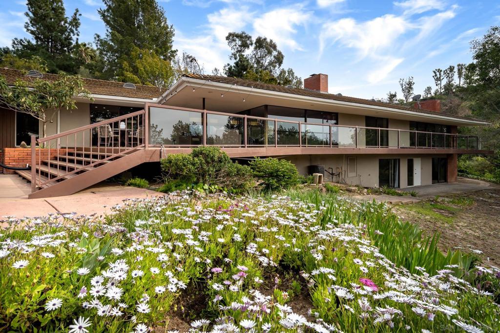 5309 La Granada