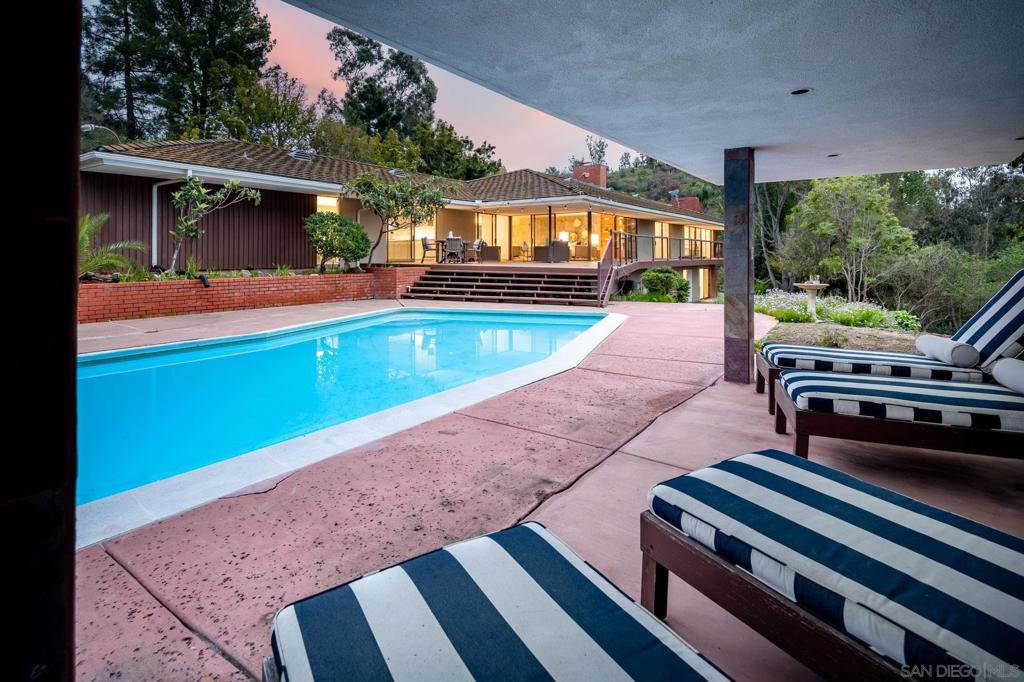 5309 La Granada