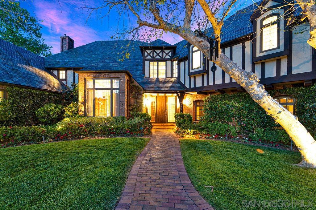 6336 Calle del Alcazar