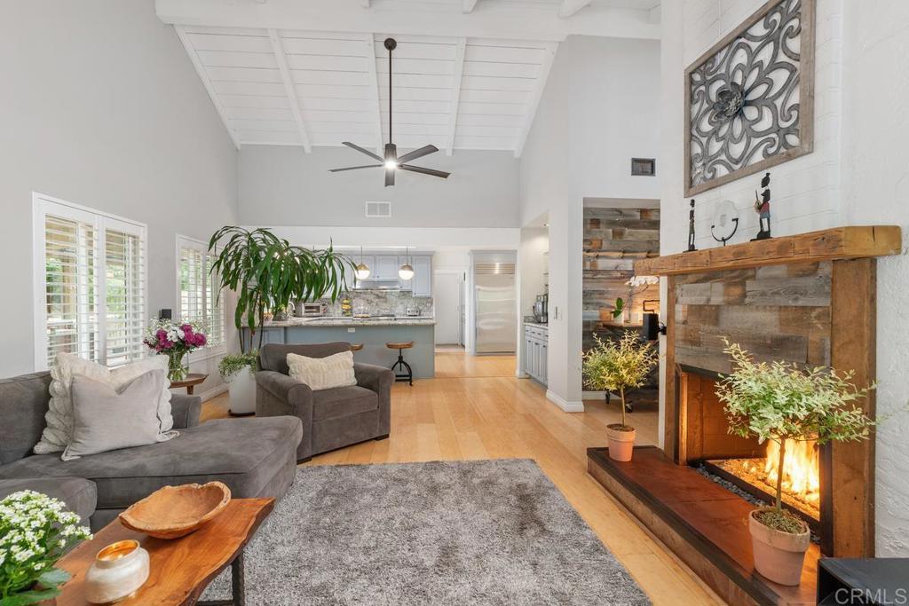 3075 Bonita Woods Dr