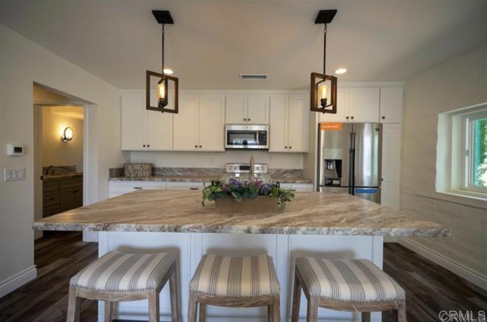 6416 Lago Lindo B