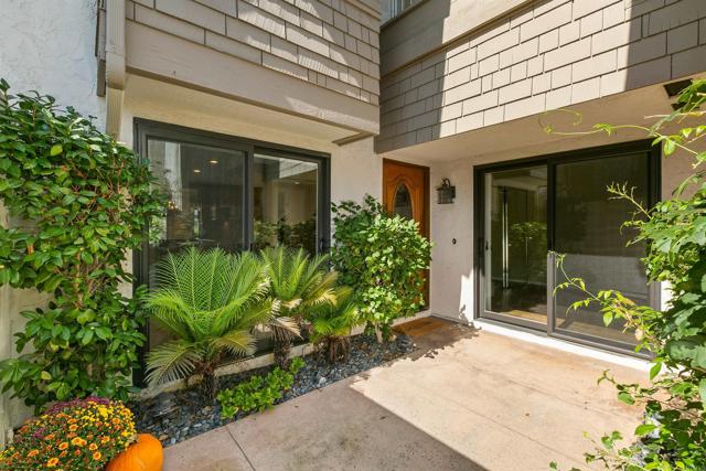 16066 Via Viajera Street