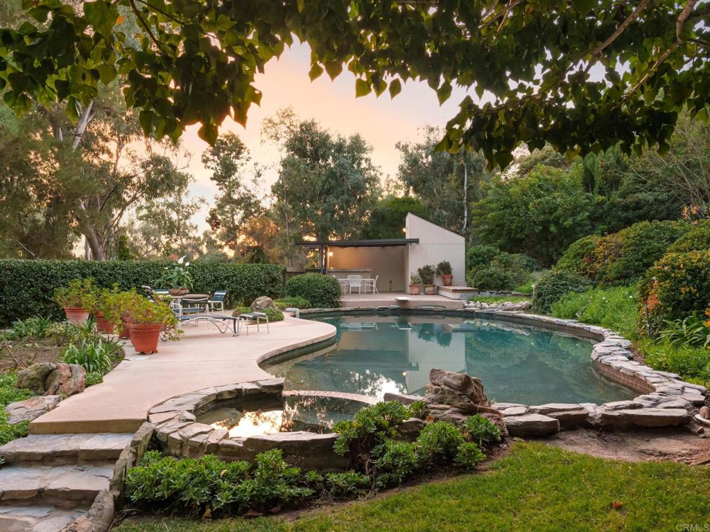 4905 El Arco Iris