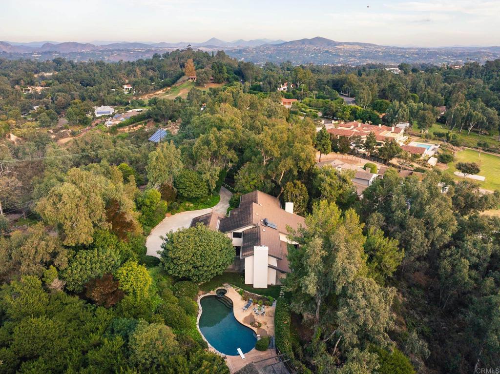 4905 El Arco Iris