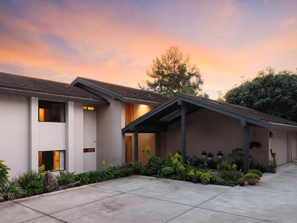 4905 El Arco Iris