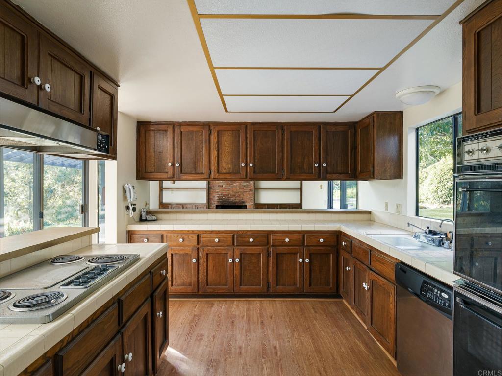 4905 El Arco Iris