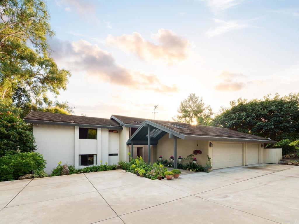 4905 El Arco Iris