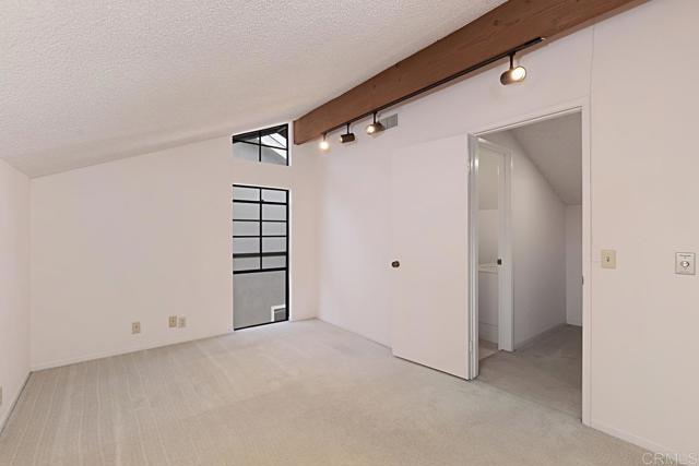 3817 Avenida Feliz