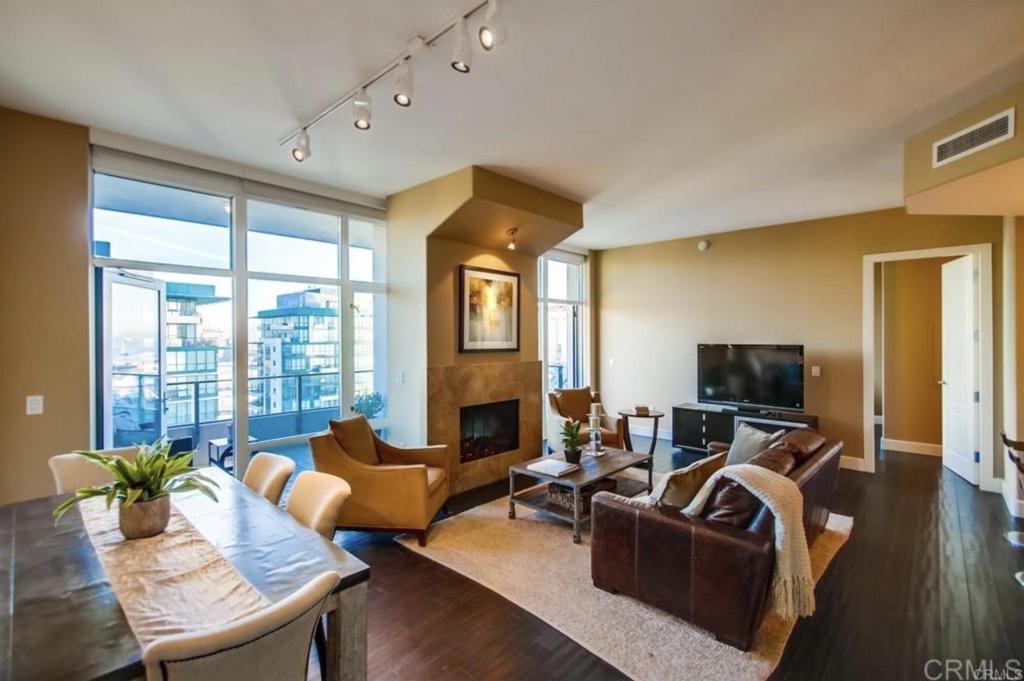 550 Front St 2003