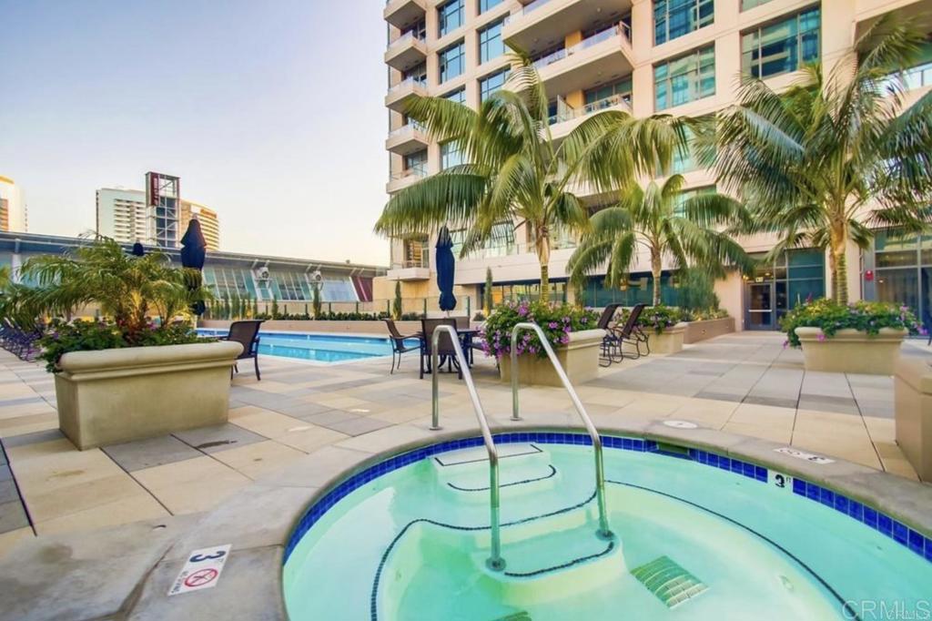 550 Front St 2003