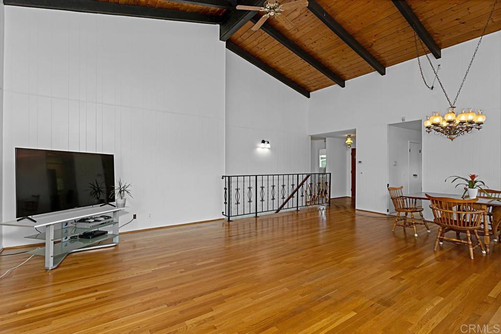 1551 Burgundy Road