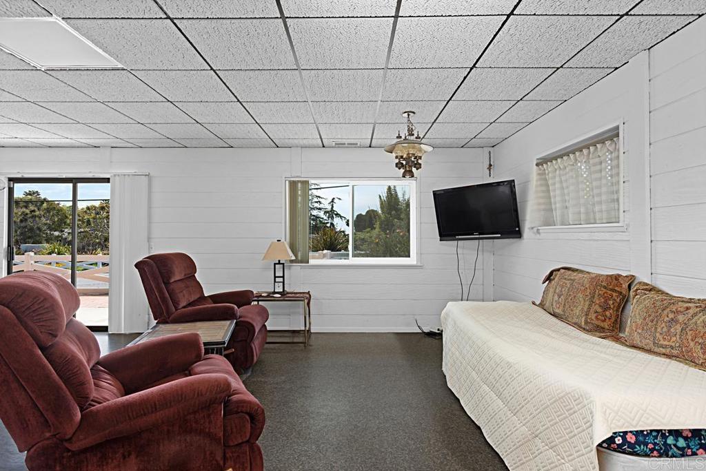 1551 Burgundy Road