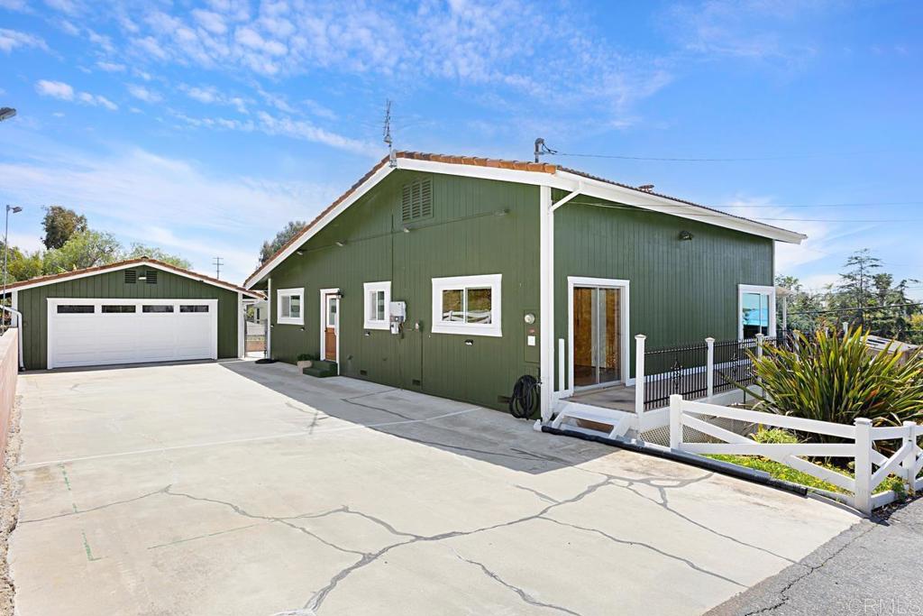 1551 Burgundy Road