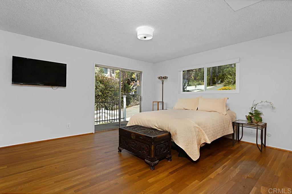 1551 Burgundy Road