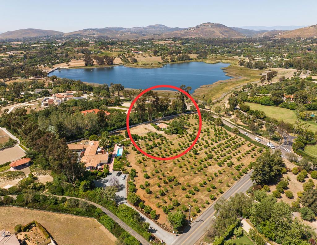 6416 Lago Lindo Guest House