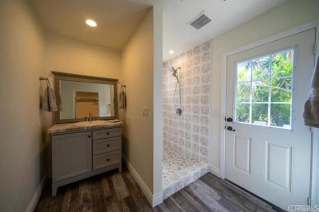 6416 Lago Lindo Guest House