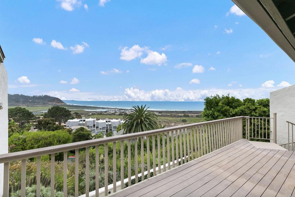 13208 Caminito Mar Villa