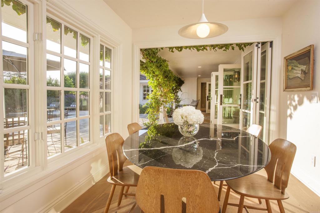 6325 La Valle Plateada