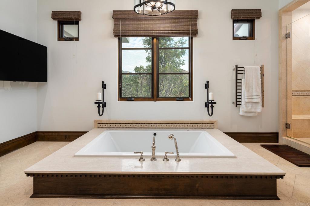 18411 Calle La Serra