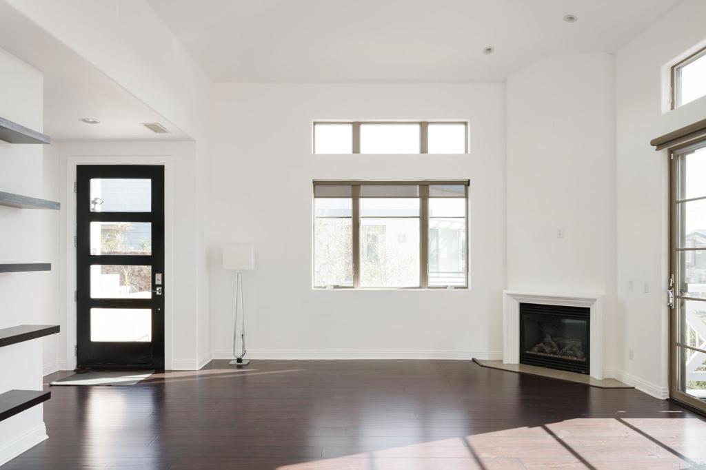 611 Stratford Ct