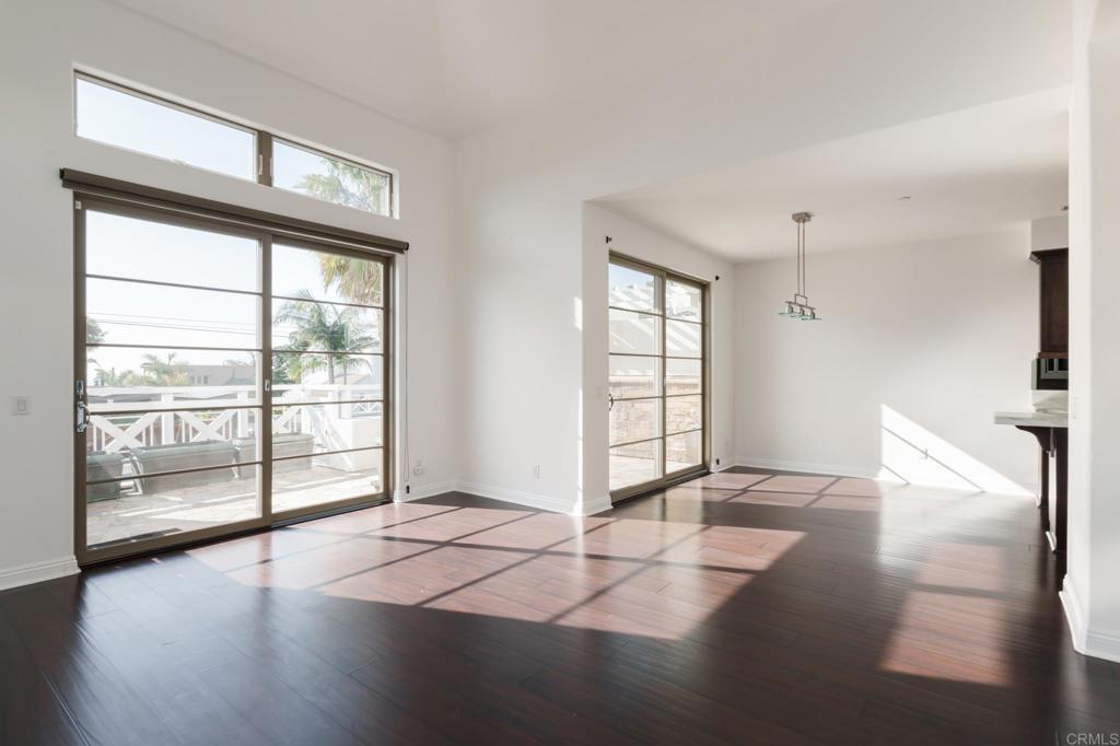 611 Stratford Ct