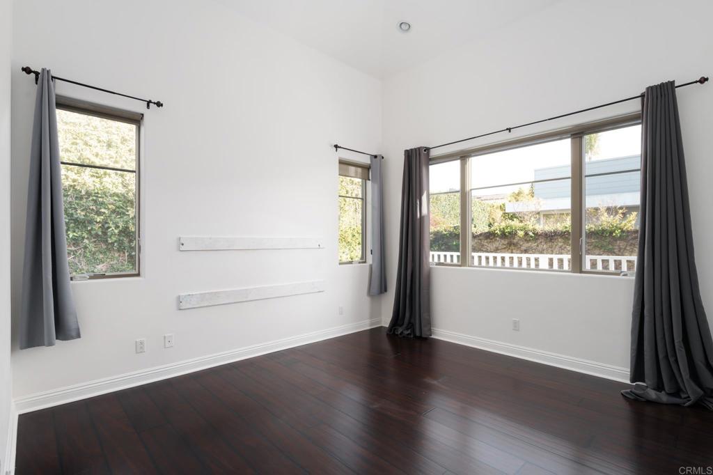 611 Stratford Ct