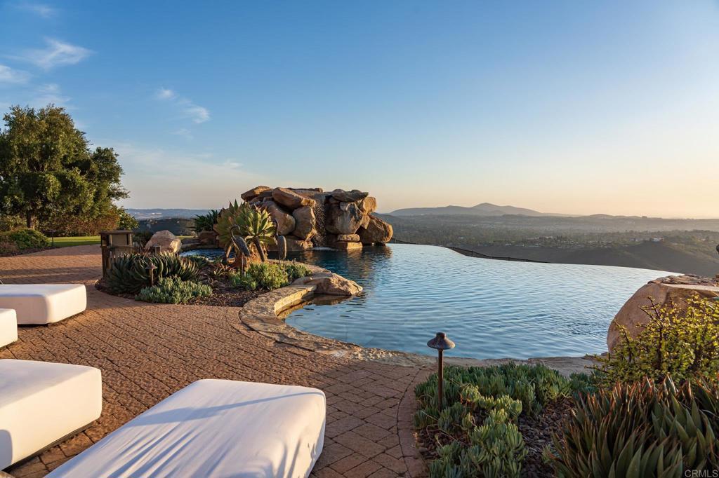 18000 Sunset Point Drive