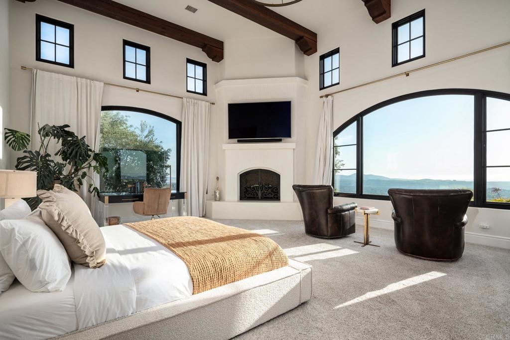 18000 Sunset Point Drive