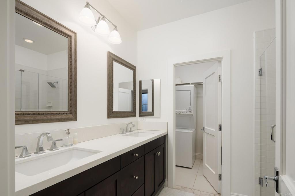 611 Stratford Ct