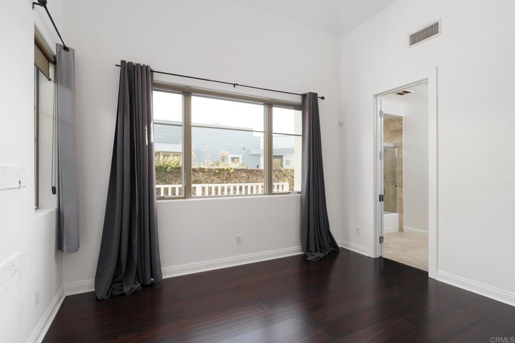 611 Stratford Ct