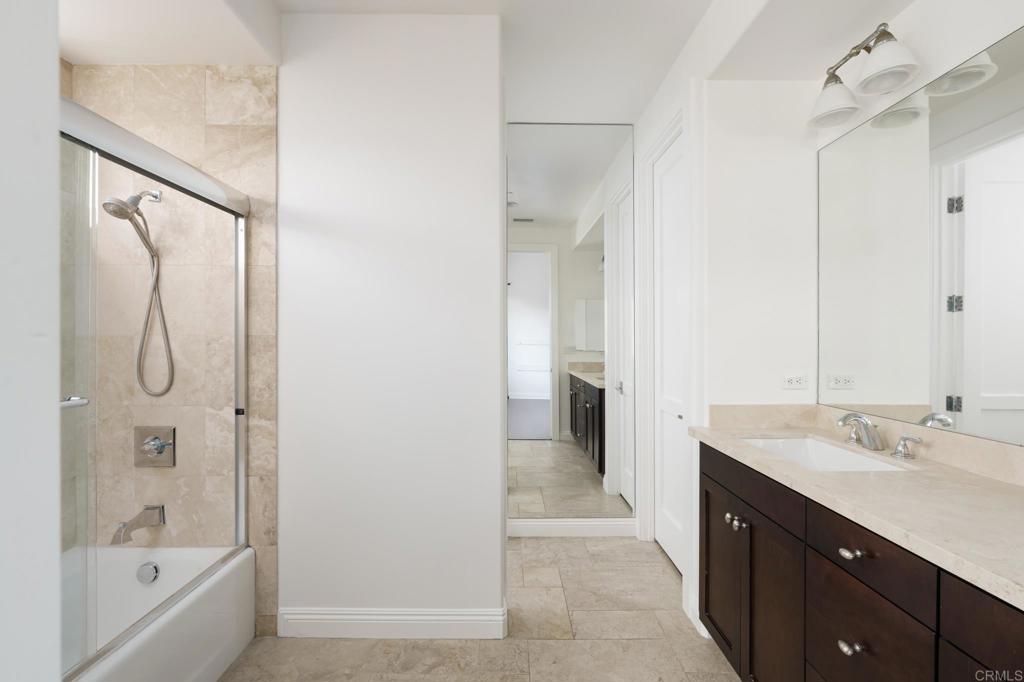 611 Stratford Ct