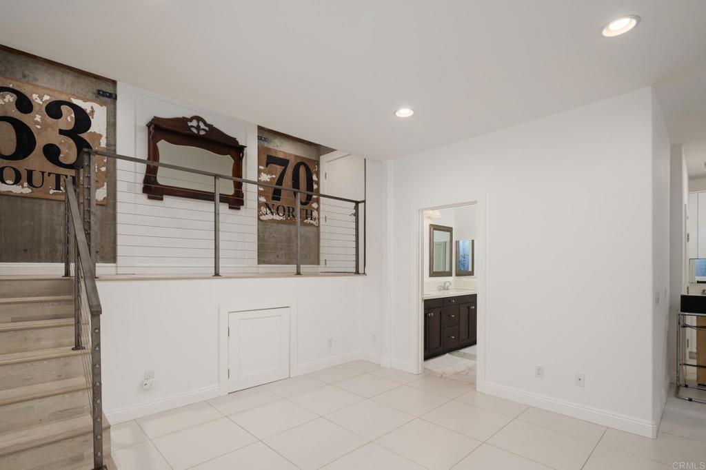 611 Stratford Ct