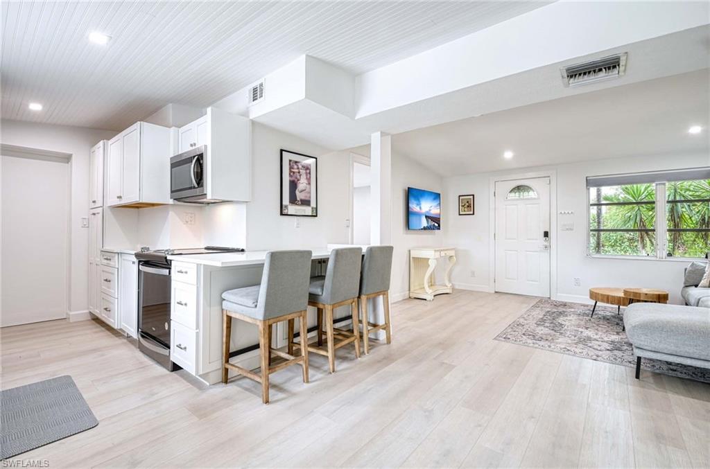 1280 Barbizon LN