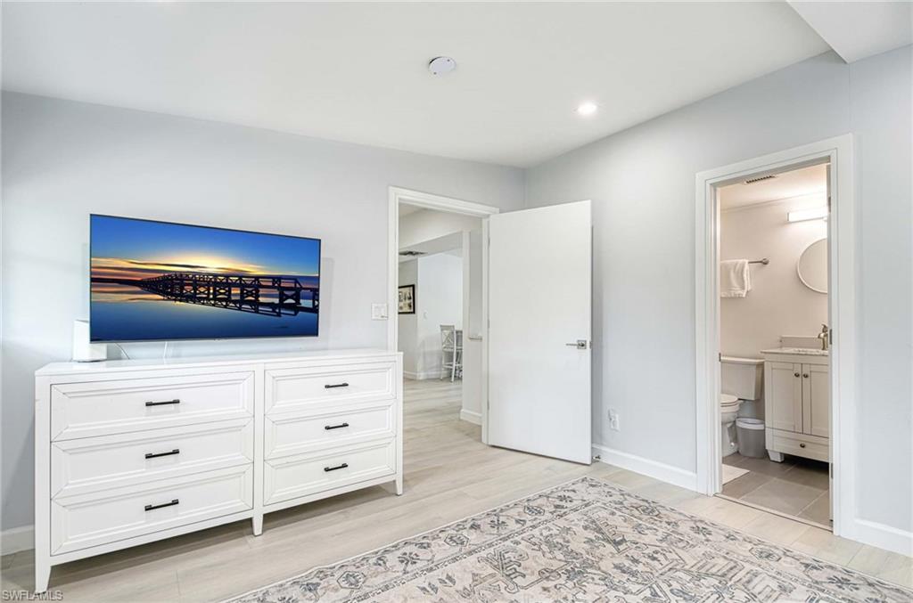1280 Barbizon LN