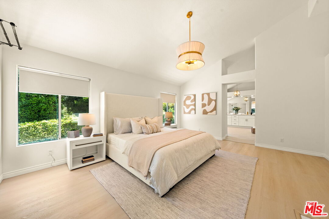 22248 Cairnloch ST