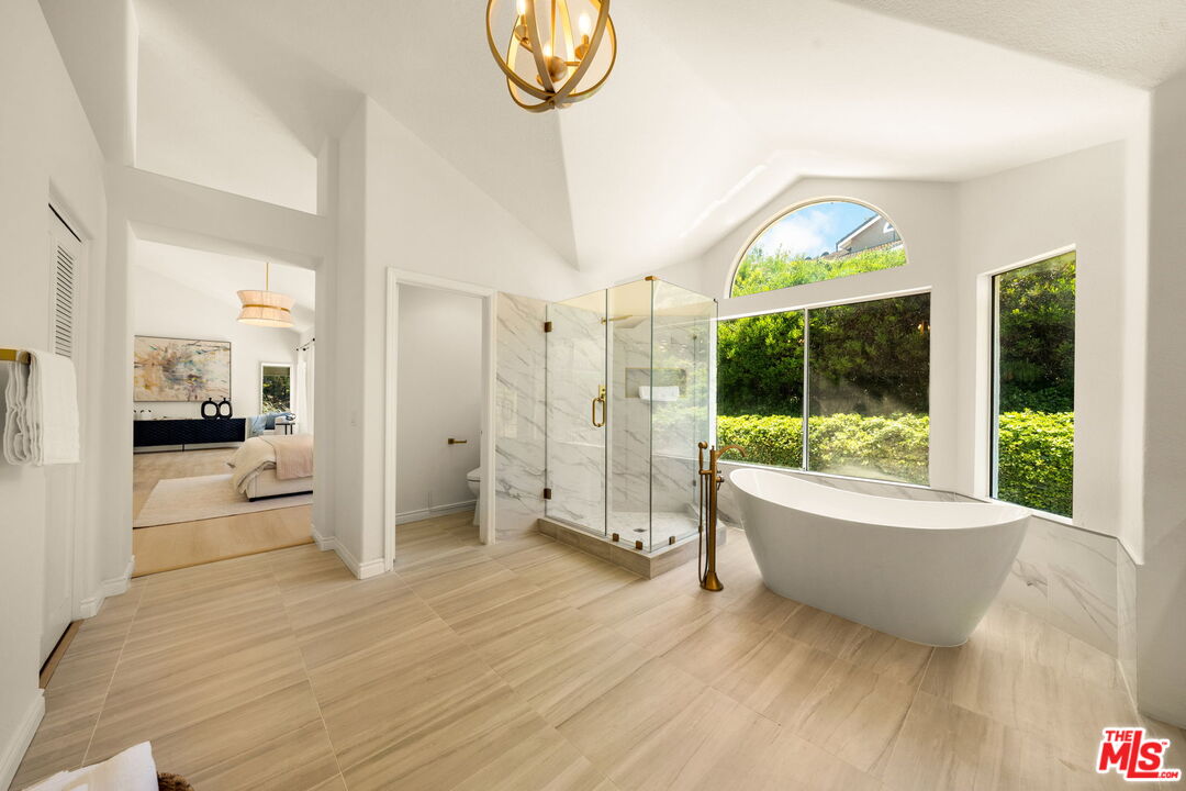 22248 Cairnloch ST