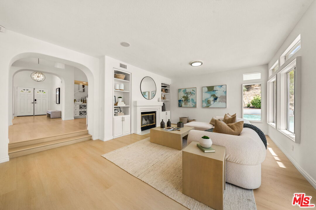 22248 Cairnloch ST
