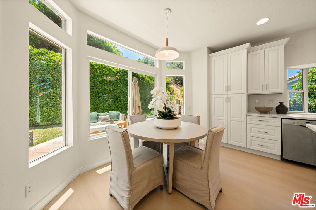 22248 Cairnloch ST