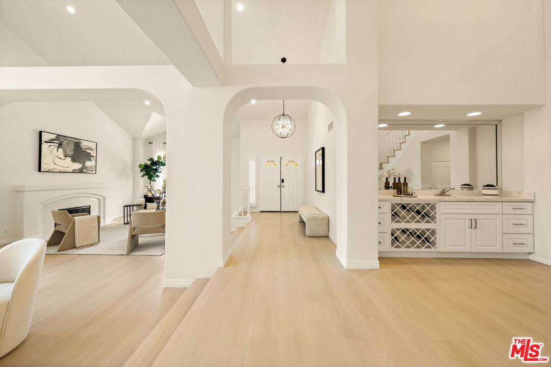 22248 Cairnloch ST
