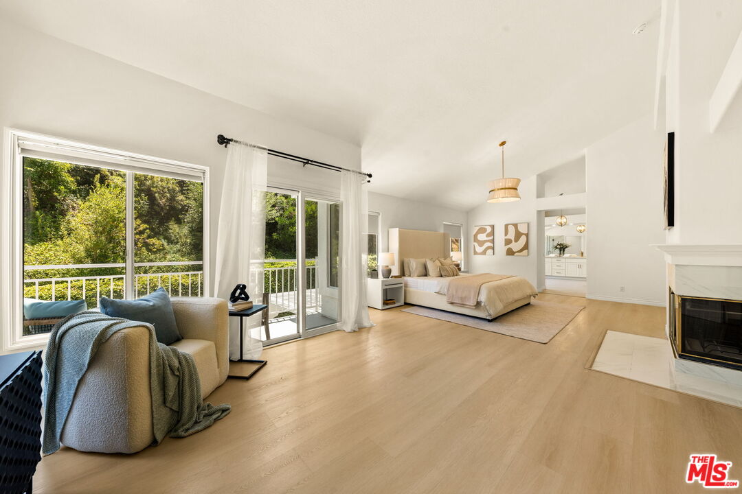 22248 Cairnloch ST