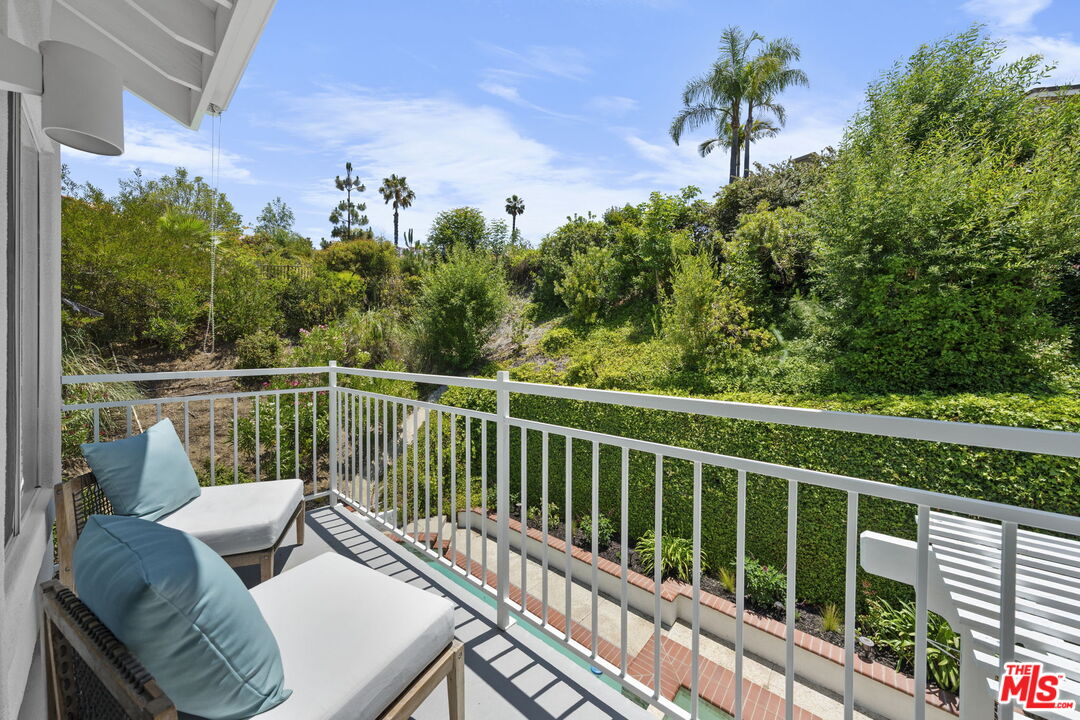 22248 Cairnloch ST