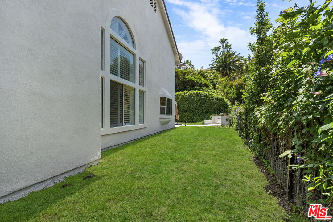 22248 Cairnloch ST