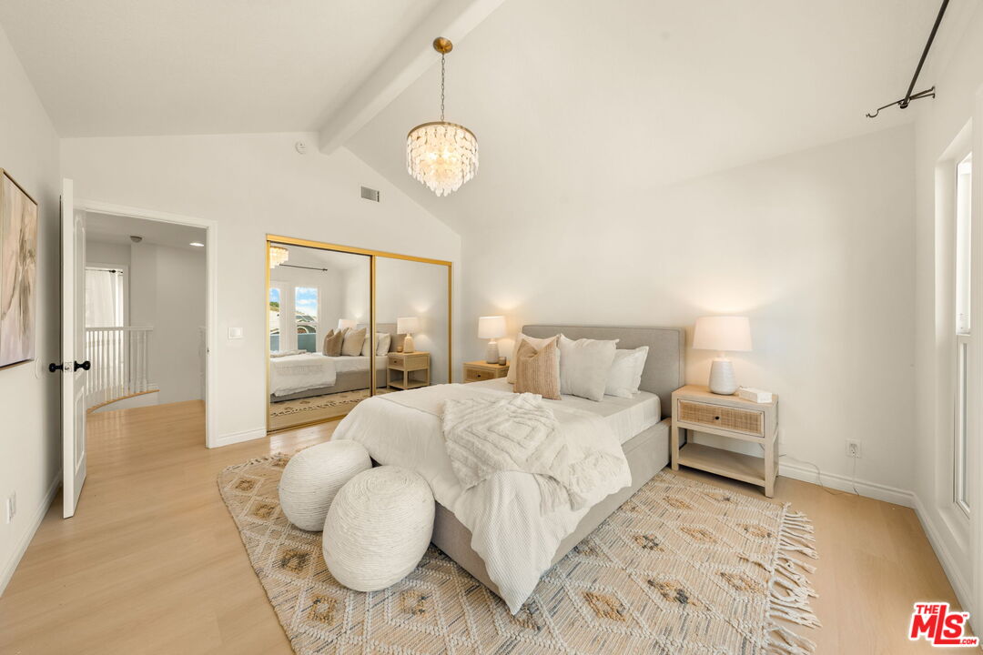 22248 Cairnloch ST