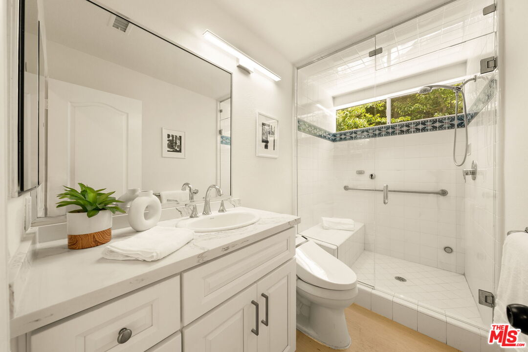 22248 Cairnloch ST