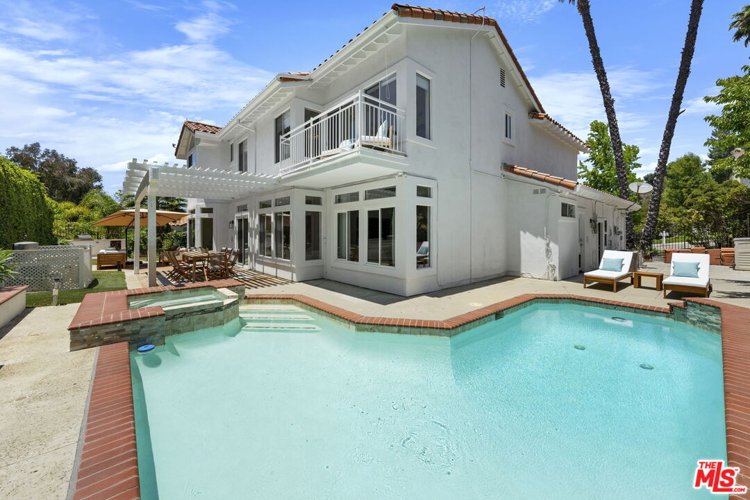 22248 Cairnloch ST